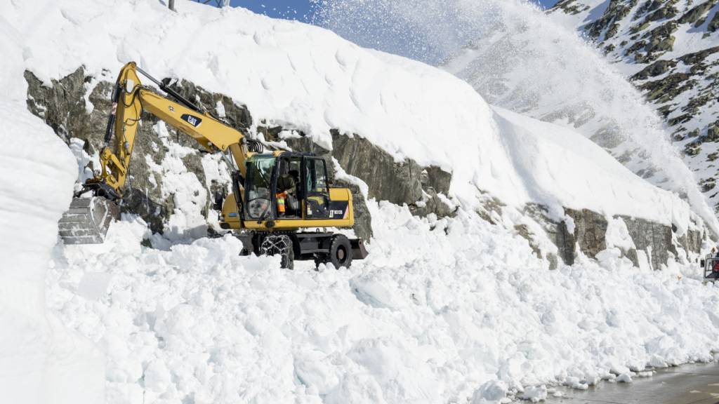 Bis zu acht Zentimeter pro Jahrzehnt hat die Schneedecke in den Schweizer Alpen in den letzten 60 Jahren abgenommen. (Archivbild)