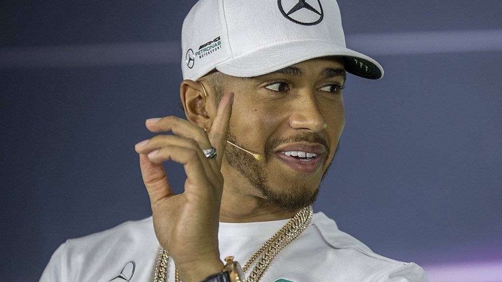 Lewis Hamilton hat allen Grund, nach dem ersten Trainingstag der neuen Saison zufrieden zu sein