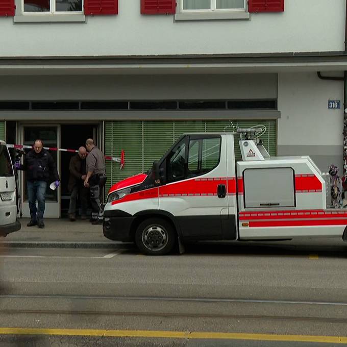 Mann schiesst auf Auto an Badenerstrasse – Polizeieinsatz in Laden