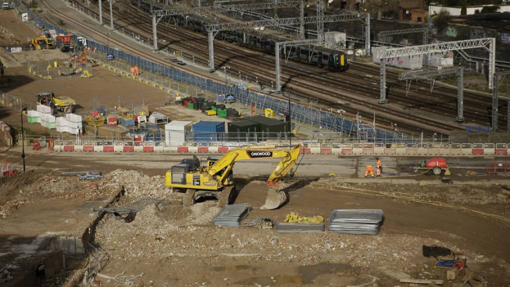 Die Baustelle für die neue Hochgeschwindigkeitsverbindung im Bahnhof in Euston in London. (Archivbild)