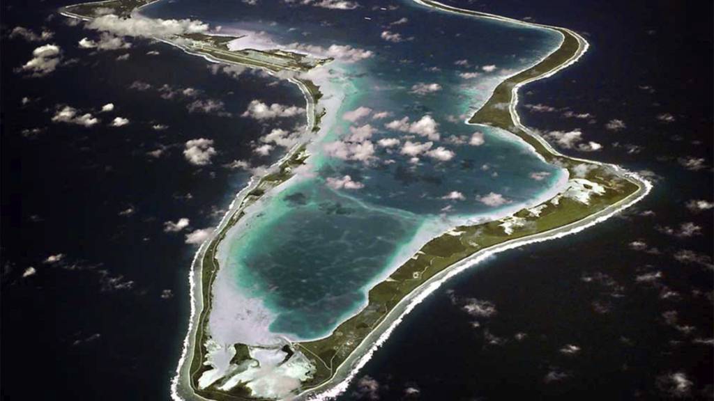 HANDOUT - Dieses von der U.S. Navy veröffentlichte Bild zeigt eine Luftaufnahme von Diego Garcia, einem Atoll des Chagos-Archipels. Foto: Uncredited/US Navy via AP/dpa - ACHTUNG: Nur zur redaktionellen Verwendung und nur mit vollständiger Nennung des vorstehenden Credits