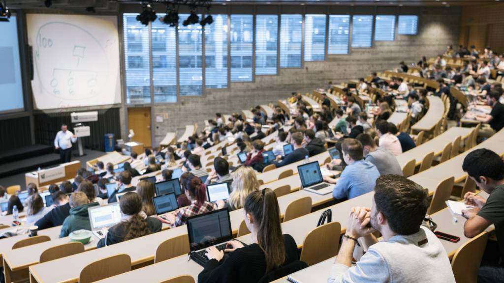 Jeder vierte Student absolviert nach Abschluss ein Praktikum