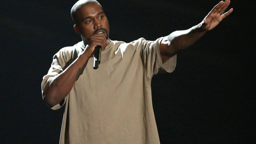 Kanye West bei der Bekanntgabe seiner Präsidentschaftspläne bei den MTV Video Music Awards am 30. August. Obwohl er zugegebenermassen high war, glaubt seine Frau Kim an ihn (Archiv).