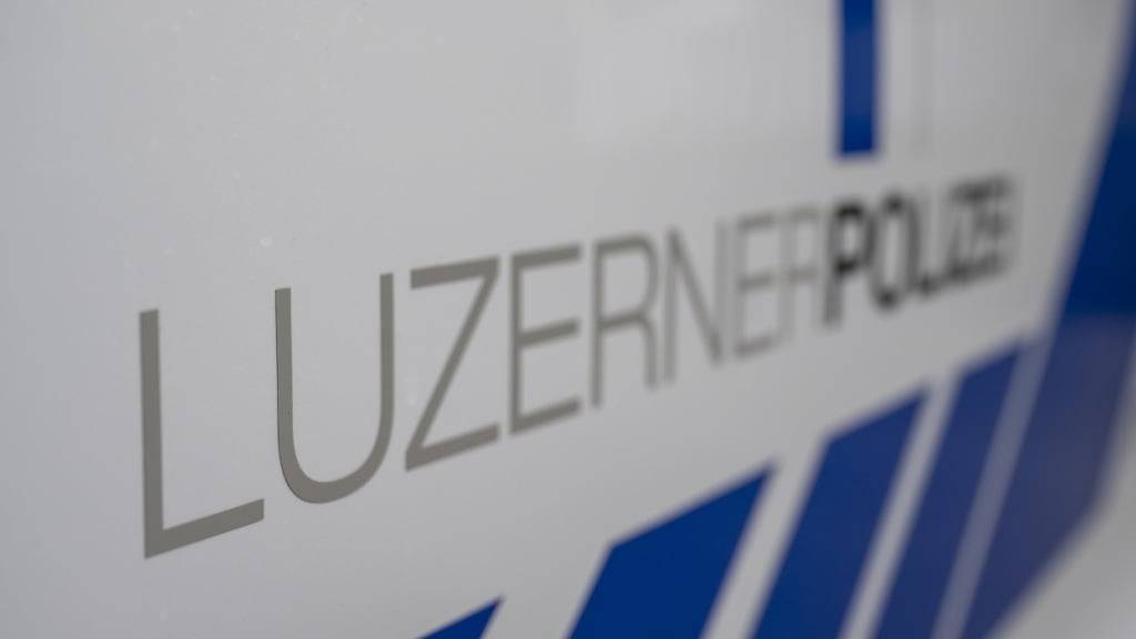 Die Luzerner Polizei nahm in Rothenburg LU am Dienstagabend einen Raser fest. (Symbolbild)