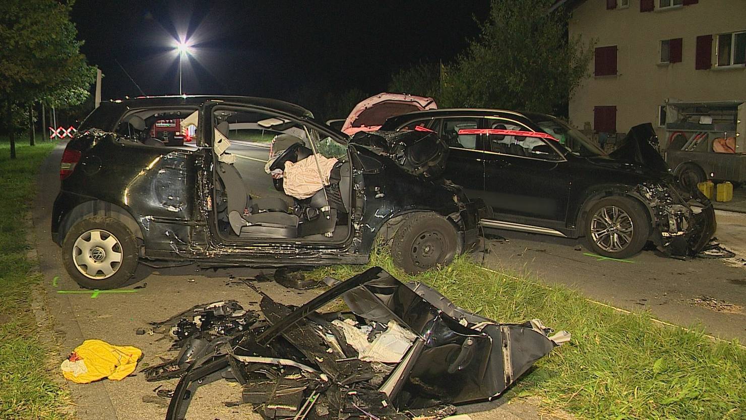 Sieben Personen Nach Unfall Zum Teil Lebensbedrohlich Verletzt ...