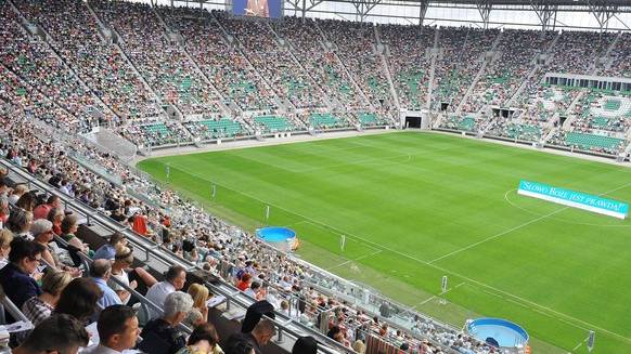 Ein Kongress in einem Stadion in Wroclaw, Polen im Jahr 2013.