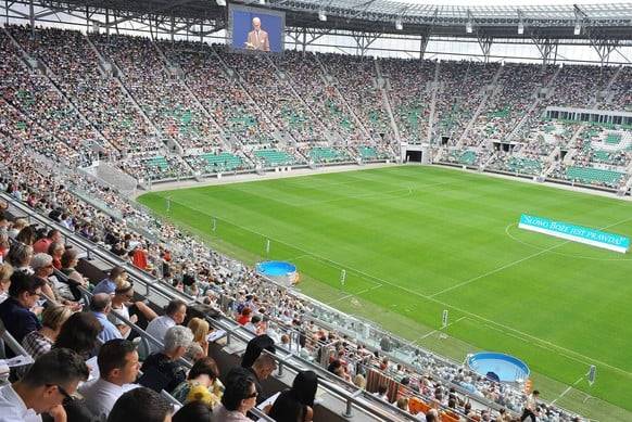 Ein Kongress in einem Stadion in Wroclaw, Polen im Jahr 2013.