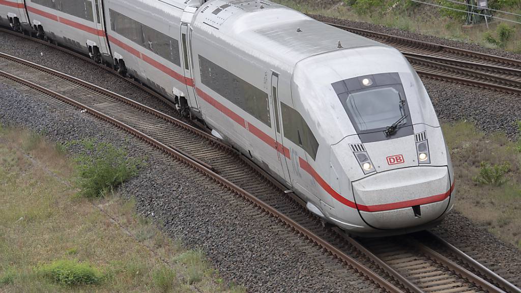 Deutsche Bahn einigt sich mit Gewerkschaft der Lokomotivführer (Symbolbild)