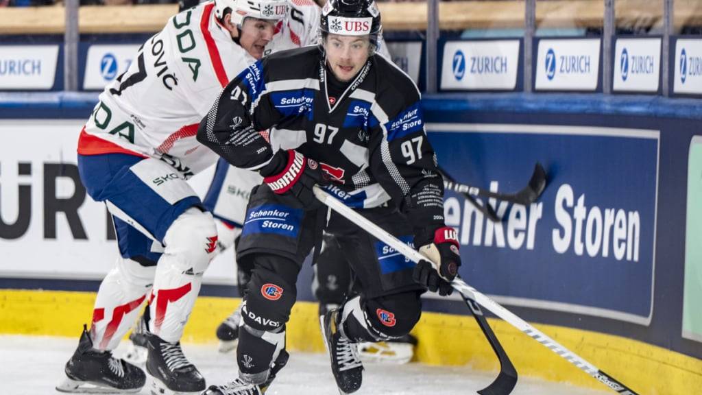 2024 Pardubice, nun Sparta Prag: Wie schon im Vorjahr trifft Fribourg-Gottéron (Nathan Marchon) zum Auftakt des Spengler Cup auf einen tschechischen Vertreter