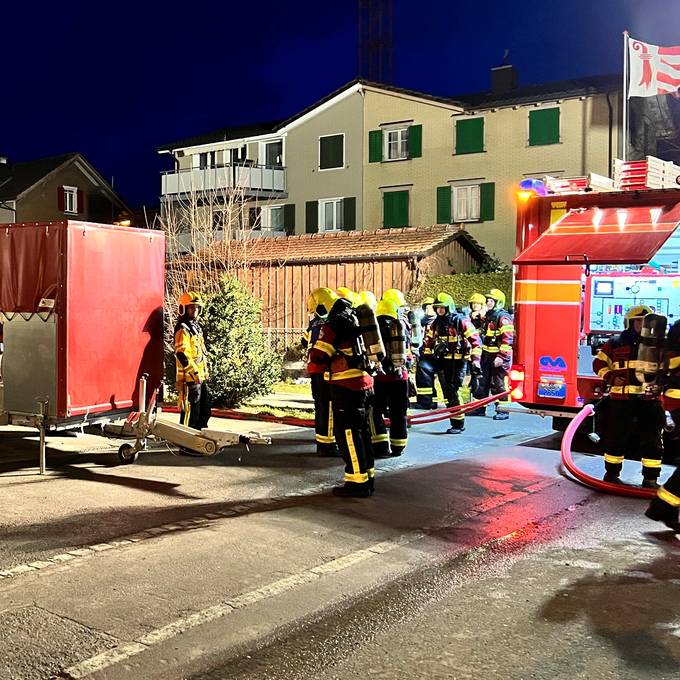 Grosseinsatz wegen Brand in Tiefgarage – 70 Wohnungen evakuiert