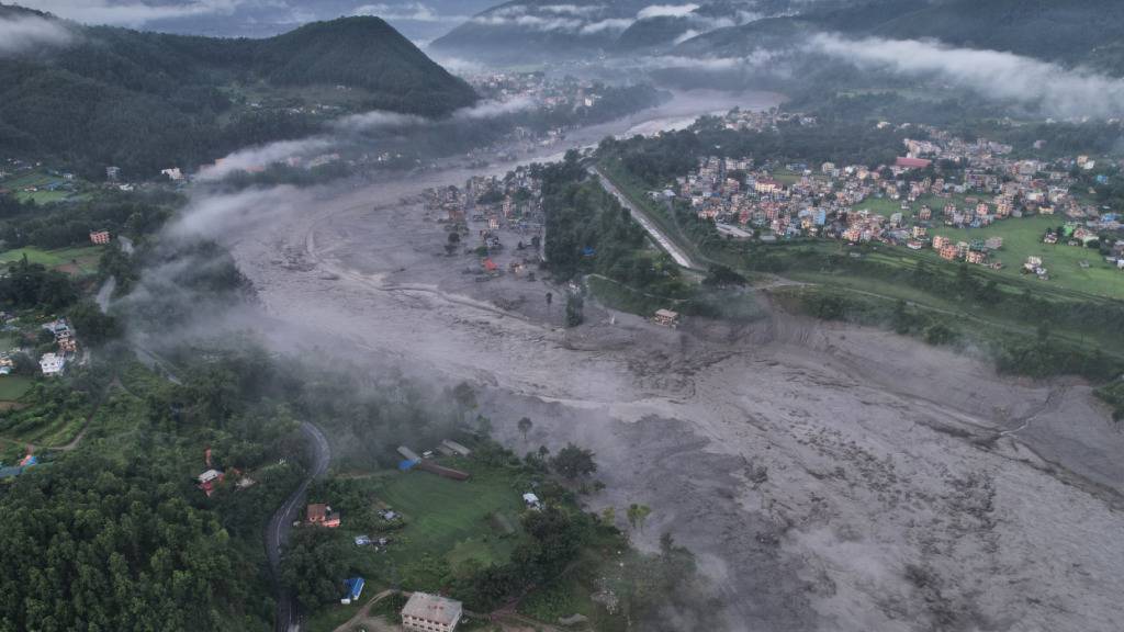 Nach Flut: In China werden Deutsche vermisst - Neue Warnung