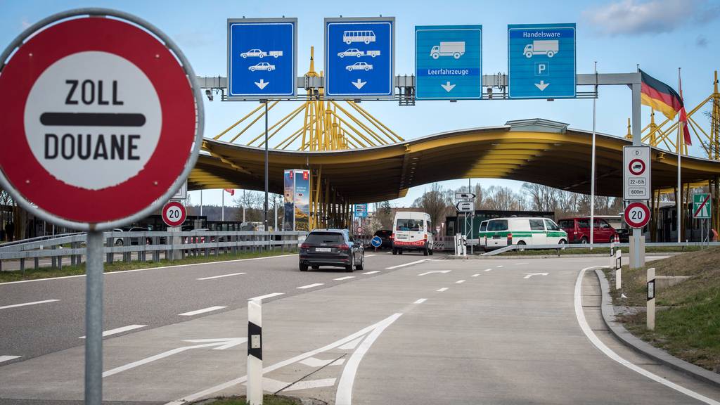 Ab Montag ist die Grenze zu Deutschland auch für Einkaufstouristen wieder offen.