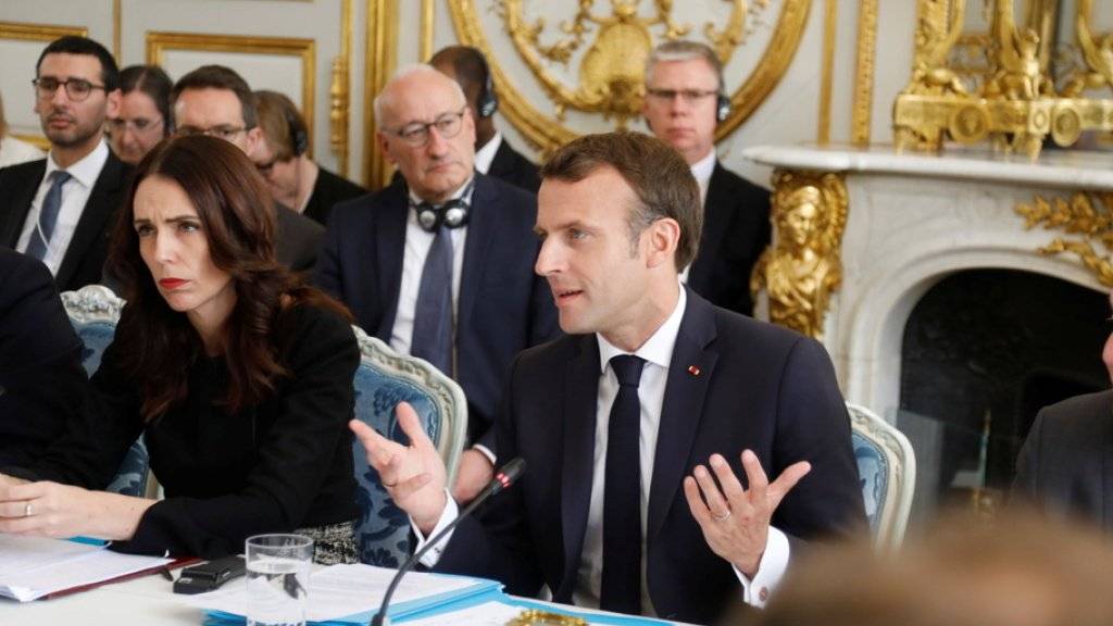 Frankreichs Staatspräsident Emmanuel Macron und die neuseeländische Premierministerin Jacinda Ardern am Mittwoch am «Christchurch-Gipfel» in Paris, bei dem sie dem Online-Terror den Kampf ansagten.