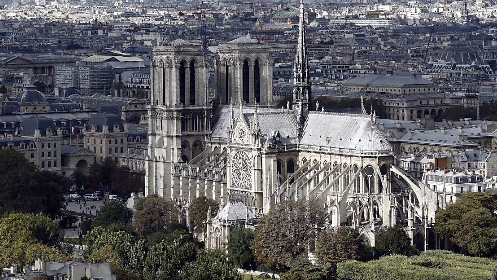 Die verurteilten Anhängerinnen der Terrormiliz IS planten den Behörden zufolge im September 2016 einen Anschlag nahe der Pariser Kathedrale Notre-Dame. (Archivbild)