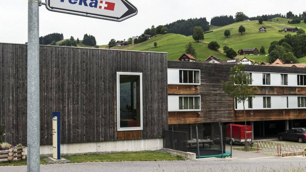 Die Schweizer Reisekasse Reka hat die Erträge aus ihren Ferienanlagen trotz eines Rückgangs der Buchungen halten können. Im Bild das Reka-Feriendorf Urnäsch. (Archiv)