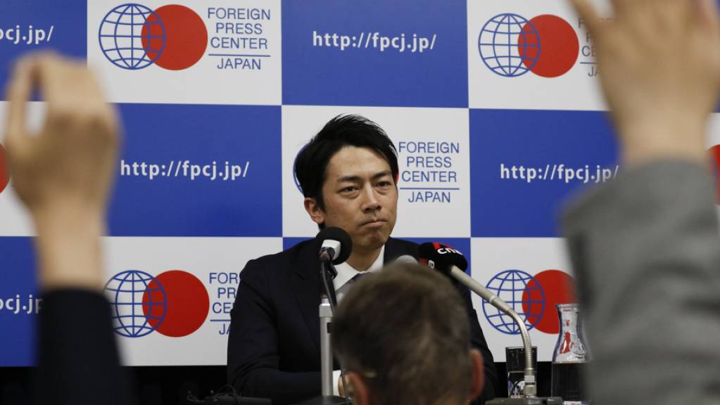 Der japanische Umweltminister Shinjiro Koizumi nimmt als erstes Regierungsmitglied einen Vaterschaftsurlaub.