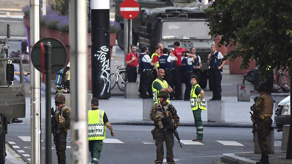 Belgisches Militär und Polizei im Einsatz rund um den Hauptbahnhof von Brüssel