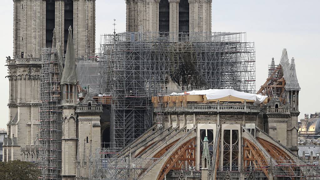 Acht Monate nach dem verheerenden Brand in der Pariser Kathedrale Notre-Dame findet dort erstmals seit Napoleons Zeiten keine Weihnachtsmesse statt. (Archivbild)