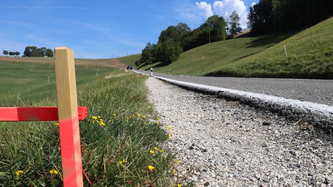 Wegen kaputtem Belag: Vollsperrung der Kantonsstrasse zwischen Thalheim und Densbüren