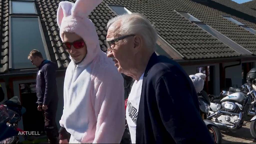 Oster-Besuch: «Ace Bunnies» überraschen Bewohner von Altersheim auf Harleys