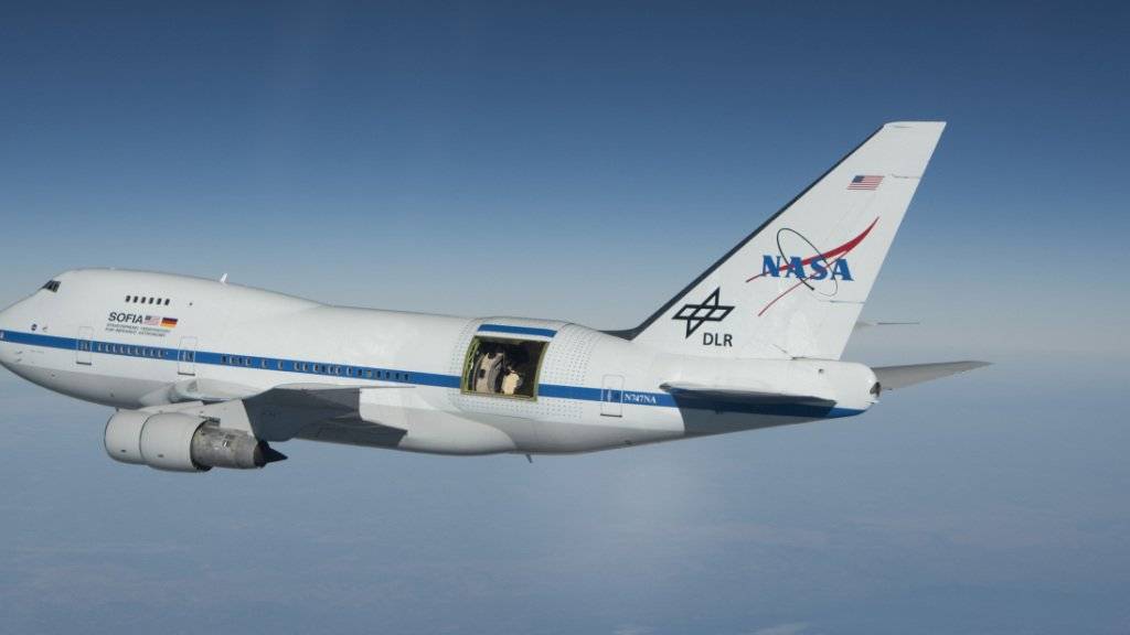 Die Boeing 747-SP mit dem Observatorium SOFIA, einem Projekt der amerikanischen Raumfahrtagentur NASA und des Deutschen Zentrums für Luft- und Raumfahrt DLR.