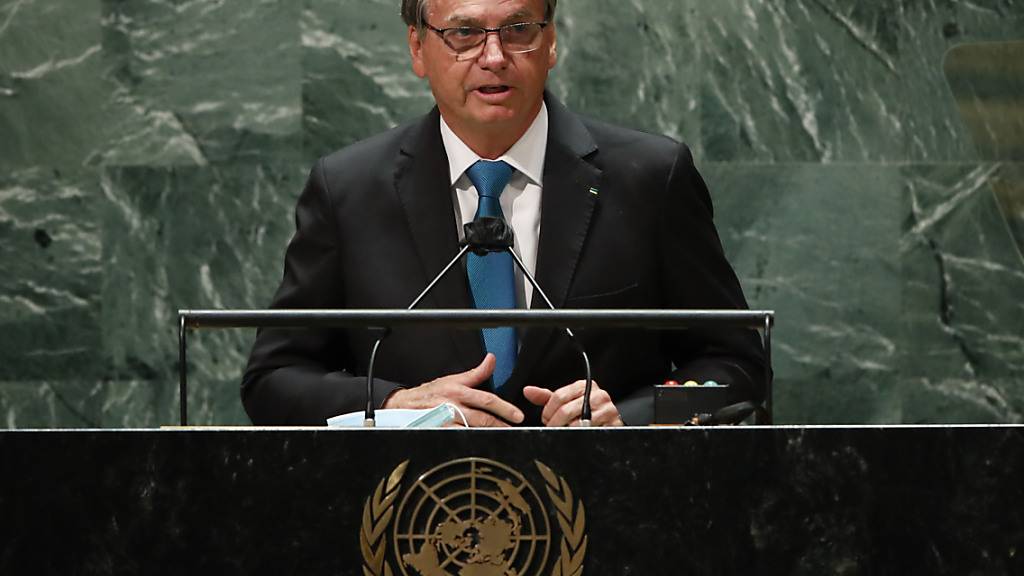 Jair Bolsonaro, Präsident von Brasilien, sorgt mit Aussagen über sein Vorgehen gegen die Corona-Pandemie für Verwunderung. Foto: Eduardo Munoz/Pool Reuters/AP/dpa
