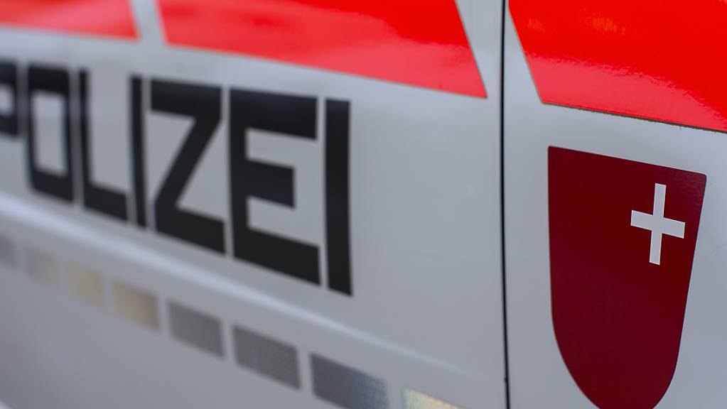 Die Kantonspolizei Schwyz ist zu einem Unfall in Lachen gerufen worden, bei dem ein E-Biker lebensbedrohlich verletzt wurde. (Symbolaufnahme)