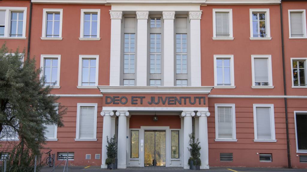 Nidwaldner Regierung muss bei Mittelschulgesetz über die Bücher