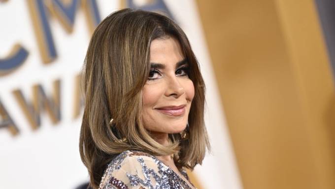 Grammy-Gewinnerin Paula Abdul verklagt TV-Produzenten wegen sexuellen Übergriffen