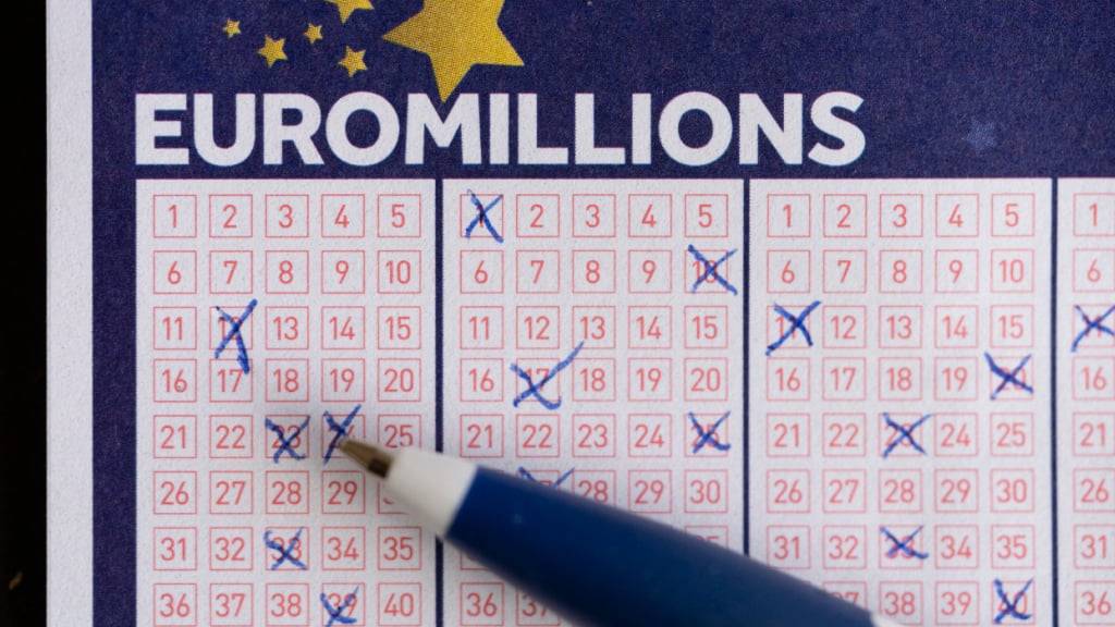 Bei den Euro Millions hat am Dienstag niemand die richtige Zahlenkombination für den Jackpot getippt. (Symbolbild)