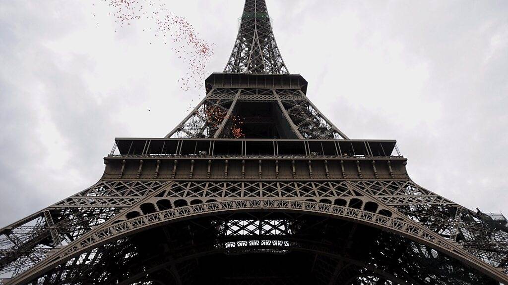 Blieb am Mittwoch wegen eines Streiks für Besucher geschlossen: Der Eiffelturm in Paris. (Archivbild)