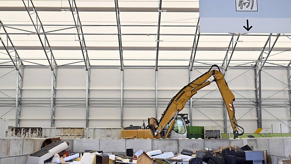 Der temporäre Stadtzürcher Recyclinghof auf dem Looächer-Areal.