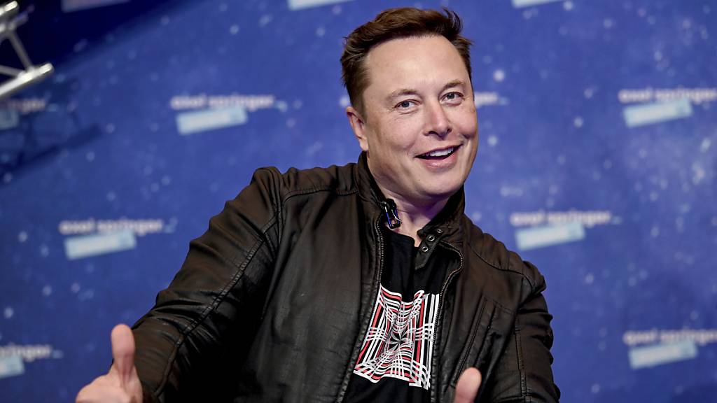 Tesla-Chef Elon Musk sorgt auf dem Markt für Digitalwährungen weiter für Aufsehen. Am Freitag löste eine kryptische Nachricht des Multimilliardärs auf Twitter erhebliche Kursverluste aus. (Archivbild)