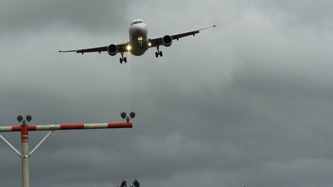 Sturm «Roxana» wütet: Flugzeuge müssen in Zürich durchstarten