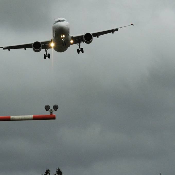 Sturm «Roxana» wütet: Flugzeuge müssen in Zürich durchstarten