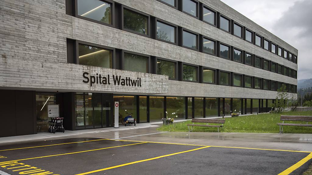 Am Dienstag wurde bekannt, dass sich die Solviva AG mit ihrem Projekt für das Spital Wattwil zurückziehen wird. Laut Gemeinde Wattwil steht aber bereits eine Alternativlösung bereit. (Archivbild)