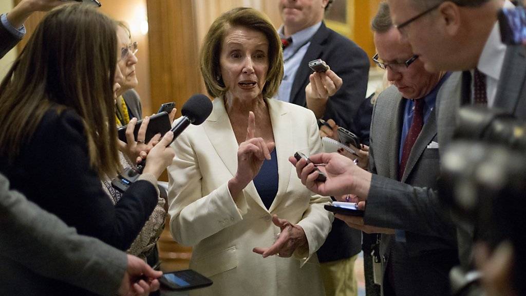 Die 77-jährige US-Demokratin Nancy Pelosi hat mit einem achtstündigen Redemarathon im Kongress für ein Einwanderungsgesetz gekämpft.