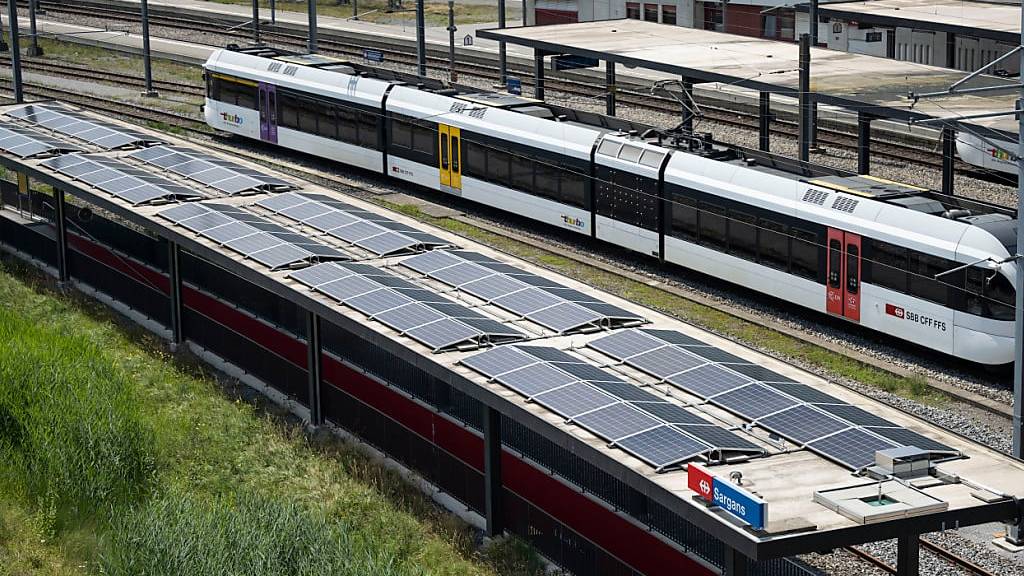 An zwei Wochenenden im September werden zwischen Sargans und Buchs SG keine Züge verkehren. Im Bild der Bahnhof von Sargans. (Archivbild)