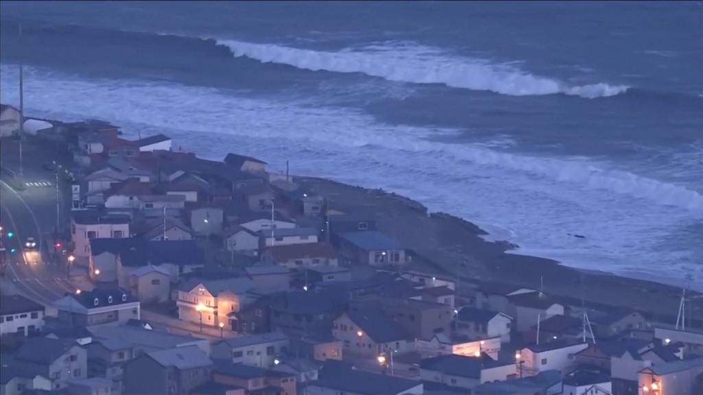 Tsunami-Warnung nach Erdbeben in Japan