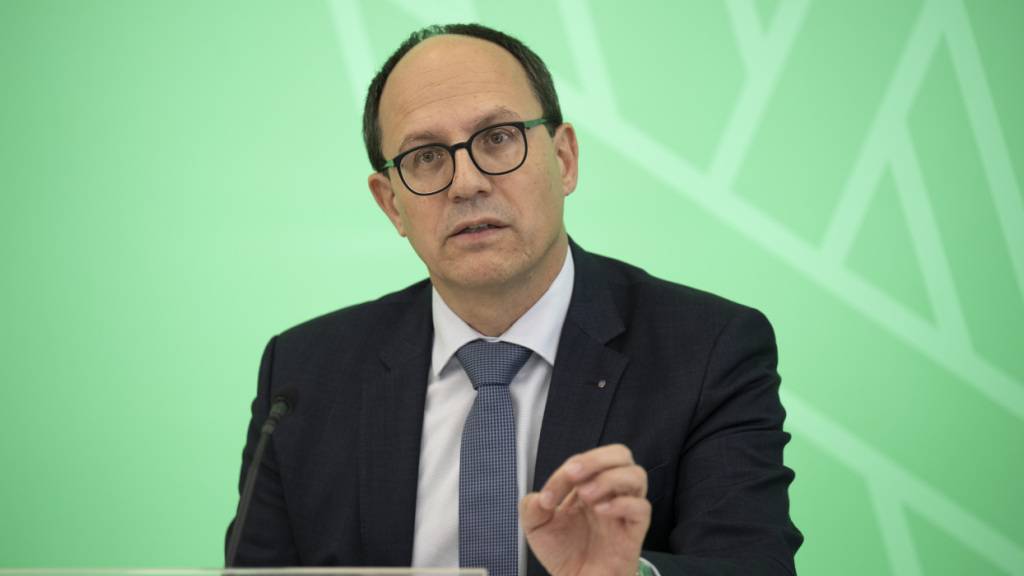 Der St. Galler Finanzchef Marc Mächler (FDP) hat am Donnerstag die Details von Voranschlag und Entlastungspaket präsentiert.