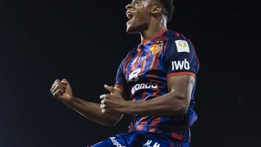 Kevin Carlos wechselt in eine Top-5-Liga