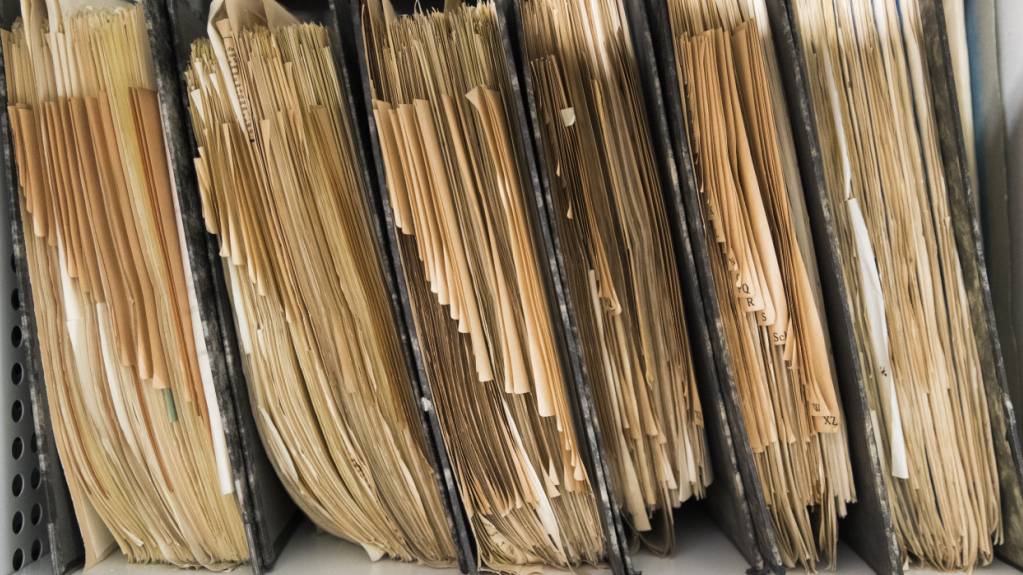 Akten des Winterthurer Geomatik- und Vermessungsamtes sind vom Schimmelbefall betroffen. (Symbolbild)