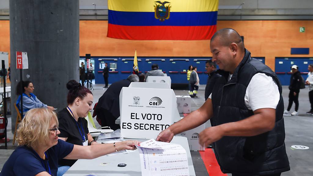 In Ecuador hat die Wahl eines neuen Staats- und Regierungschefs begonnen. Foto: Gustavo Valiente/EUROPA PRESS/dpa