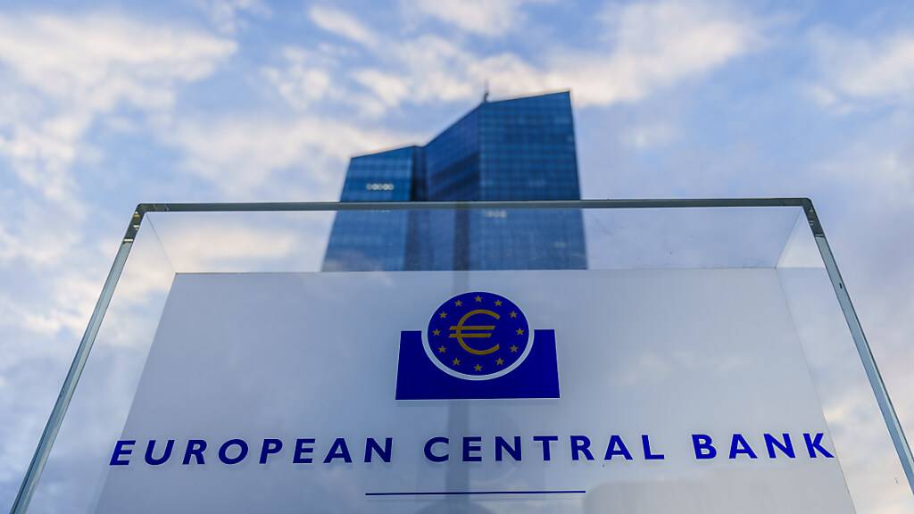 Die Europäische Zentralbank (EZB) belässt den Leitzins bei 4,5 Prozent. (Archivbild)