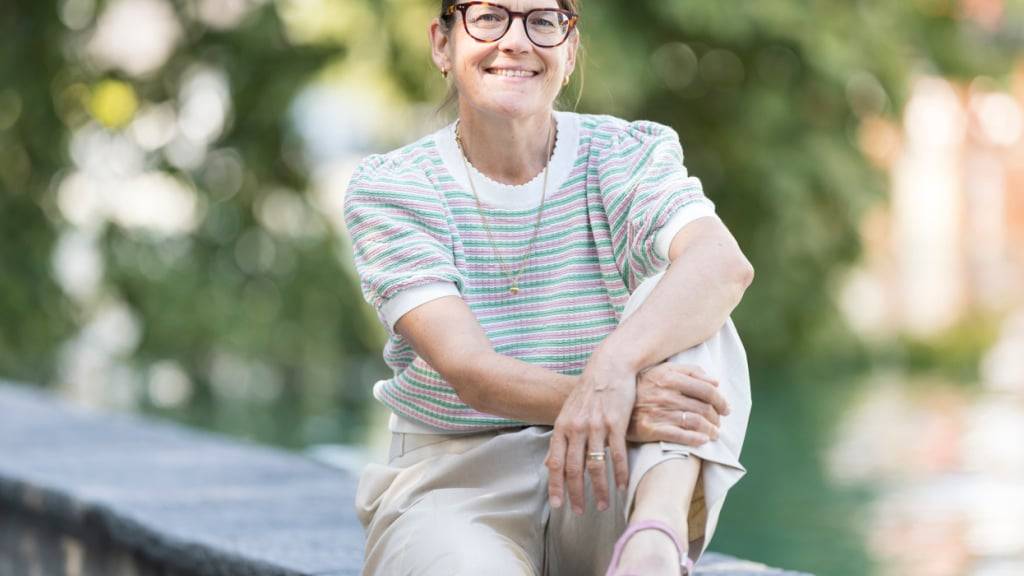 Gabriela Merz ist das Gesicht hinter dem neuen Zeitkind Verlag. Trotz widriger Umstände für kleine Buchverlage, kommt sie nun mit ihren ersten beiden Büchern auf den Markt. Mit ihrem Programm spricht ein gesellschaftspolitisch interessiertes Publikum an.