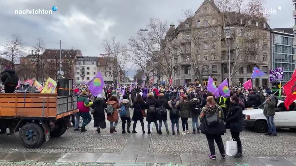 Demonstration gegen Femizide