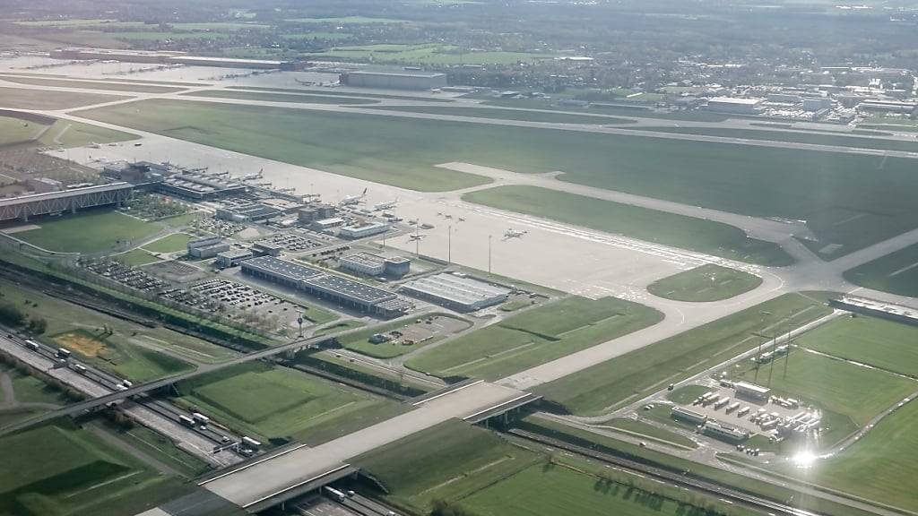 ARCHIV - Die Maschine mit 28 afghanischen Straftätern an Bord hob vom Flughafen Leipzig/Halle ab. Foto: Jan Woitas/dpa-Zentralbild/dpa