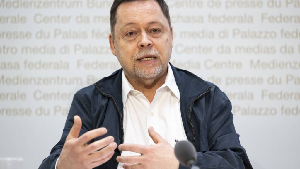 Roland Weiss, Mitglied des Komitees der Volksinitiative «Für bewilligungsfreie Solaranlagen», bedauert, dass die nötigen Unterschriften für das Begehren nicht gesammelt werden konnten. Fast 20'000 gesammelte Unterschriften seien ungültig gewesen. (Archivbild)
