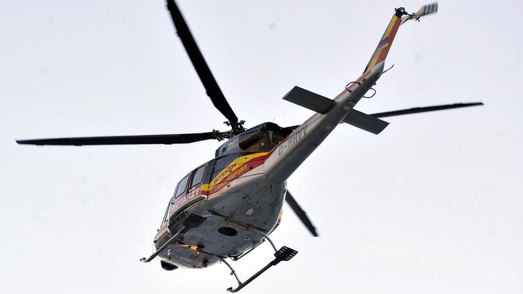 Der 50-Jährige wurde mit dem Helikopter ins Spital gebracht. (Symbolbild)
