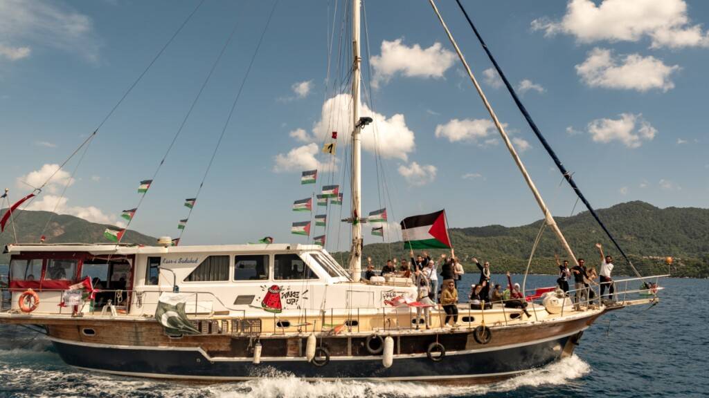 ARCHIV - Boote der «Global Sumud Flotilla» verlassen den Hafen von Marmaris in der Türkei in Richtung Gaza. Foto: Murat Kocabas/AP/dpa